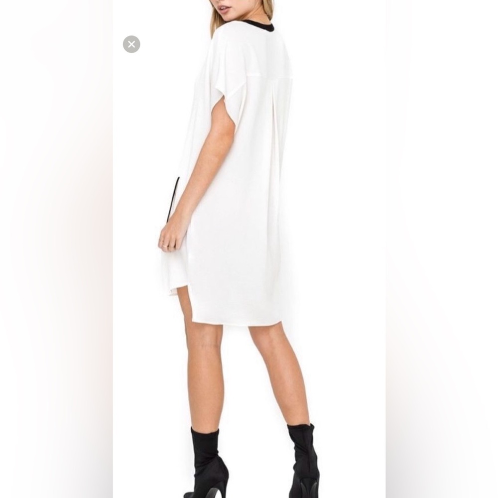 ASTR the label crepe vneck shift dress